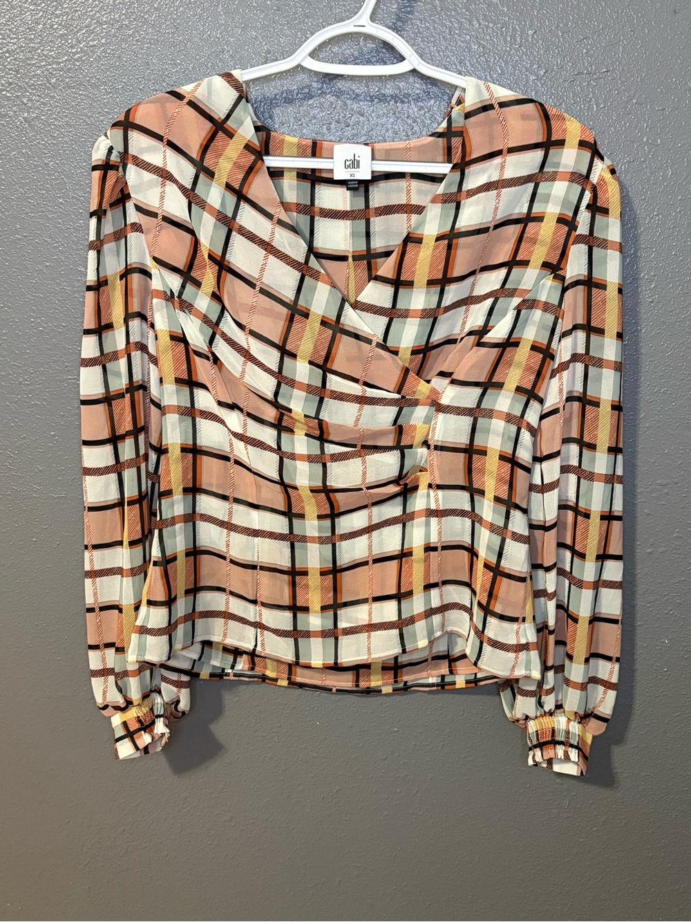 Cabi Plaid Long Sleeve Blouse size XS (SKU 218)